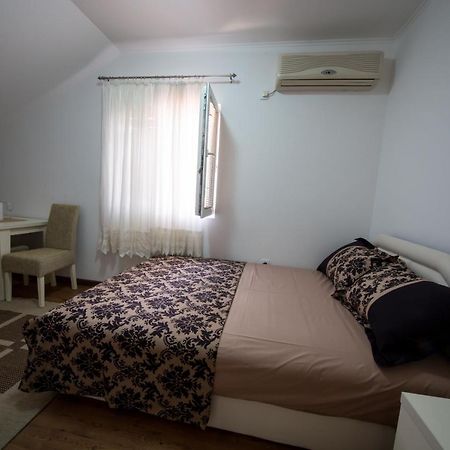 Apartments Pavicevic Τίβατ Εξωτερικό φωτογραφία